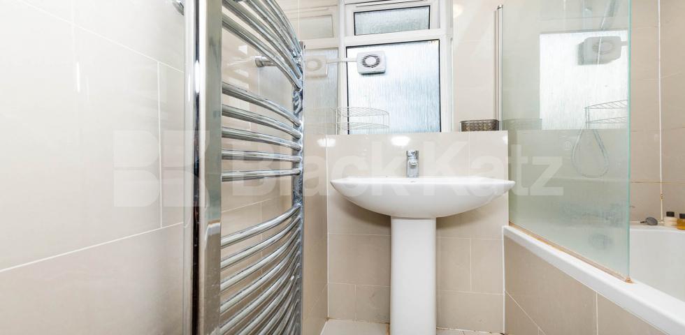 Fantastic spacious 3 bed walking distance to UCL Bridgeway Street, Euston